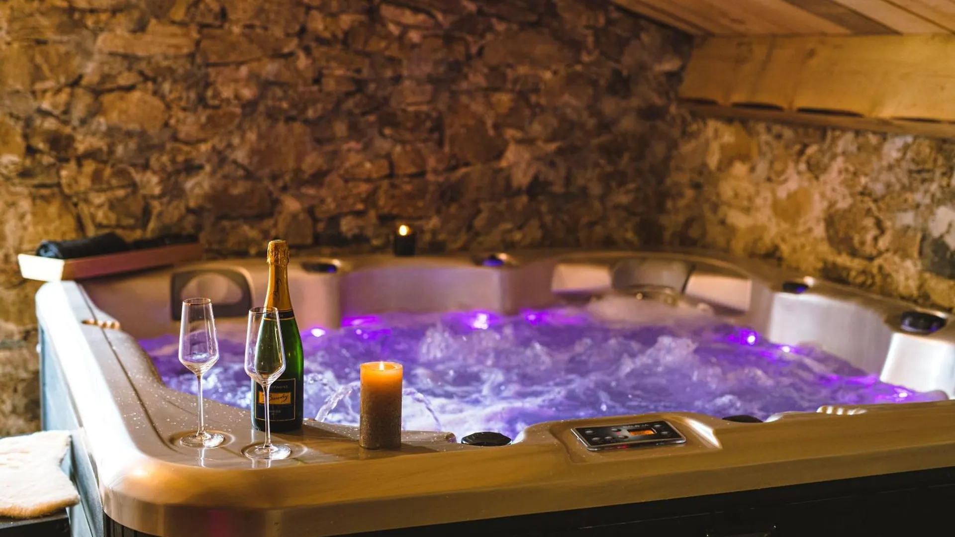 ferme avec jacuzzi et sauna Lanarce